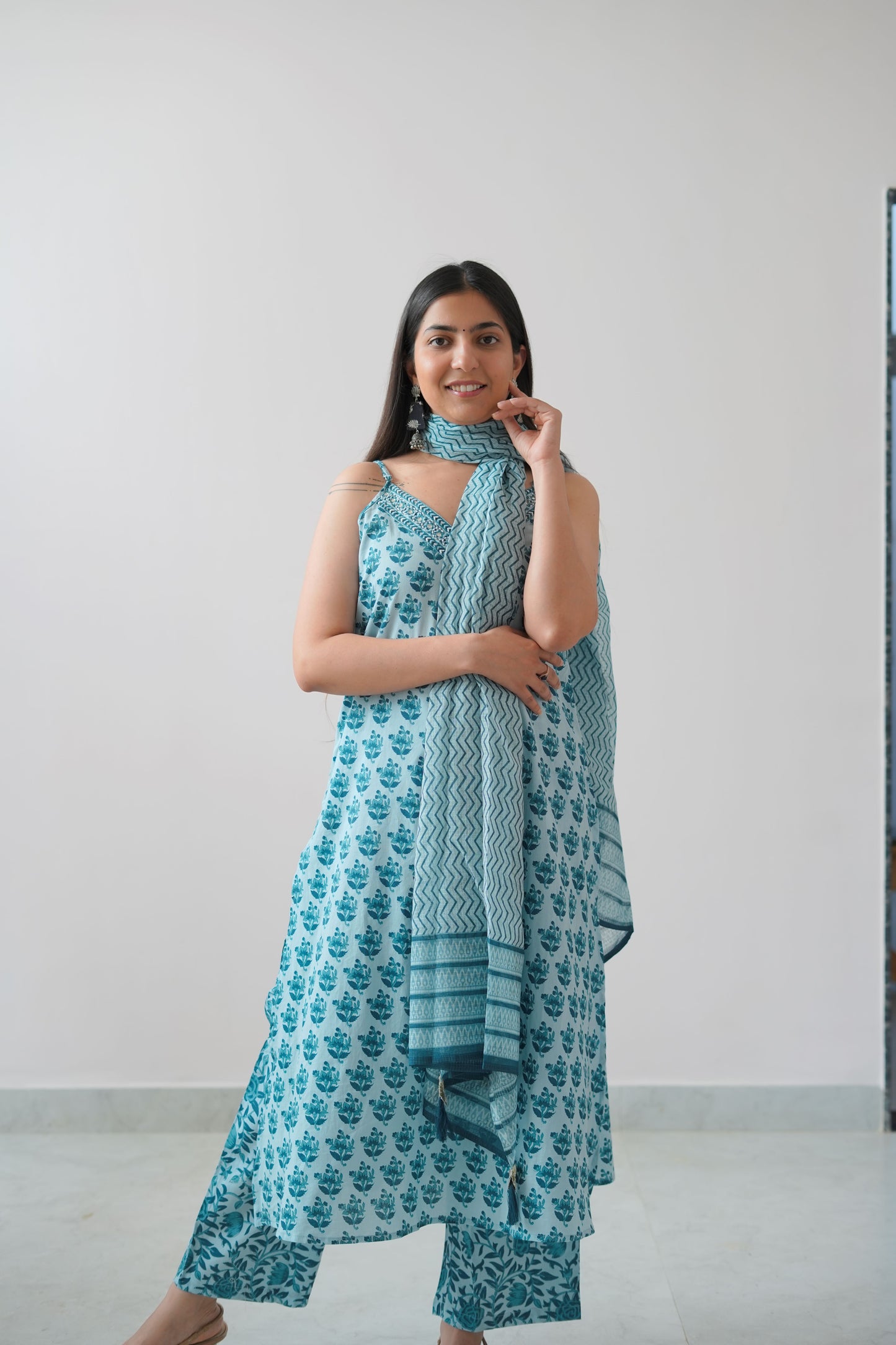 Sleeveless blue set-TBFO
