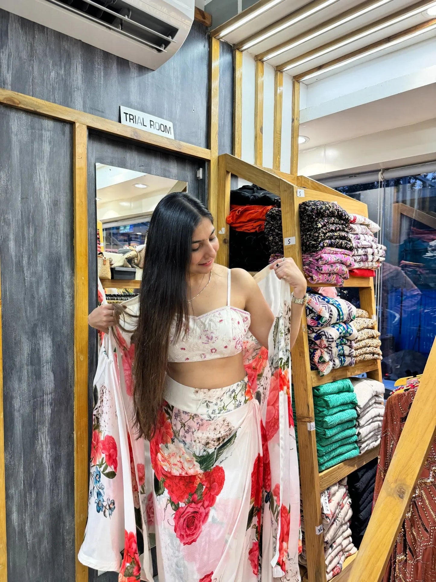 White floral shrug set - TBFO