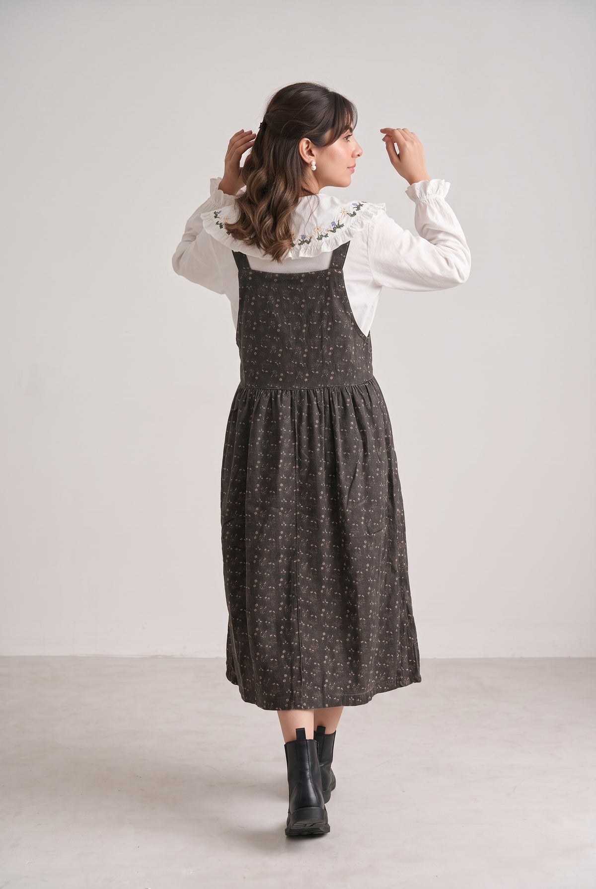 Tbfo Campus Crush – Floral Print Pinafore Midi Dress with Embroidered Collar Shirt
