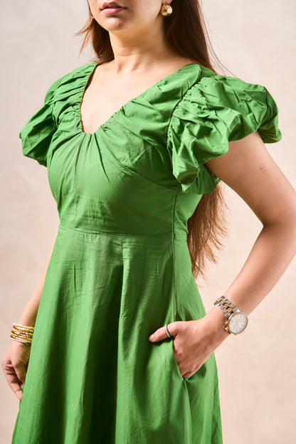 Kacha mango bite green