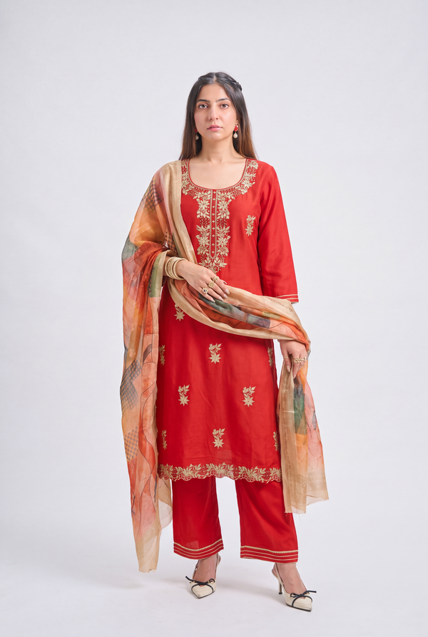 Tbfo Red embroidered festive suit set