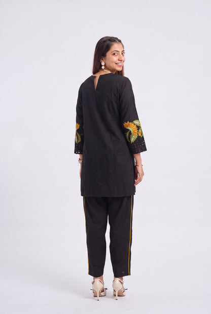 Tbfo Sunehri Flora Kurta Set