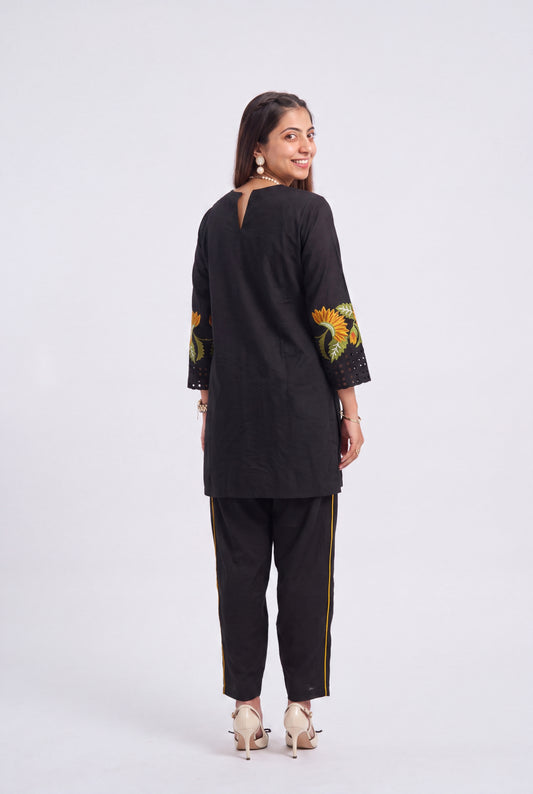 Tbfo Sunehri Flora Kurta Set