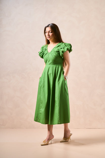 Kacha mango bite green