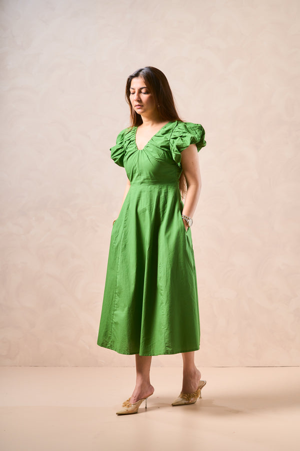 Kacha mango bite green