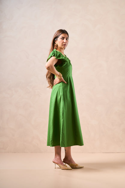 Kacha mango bite green