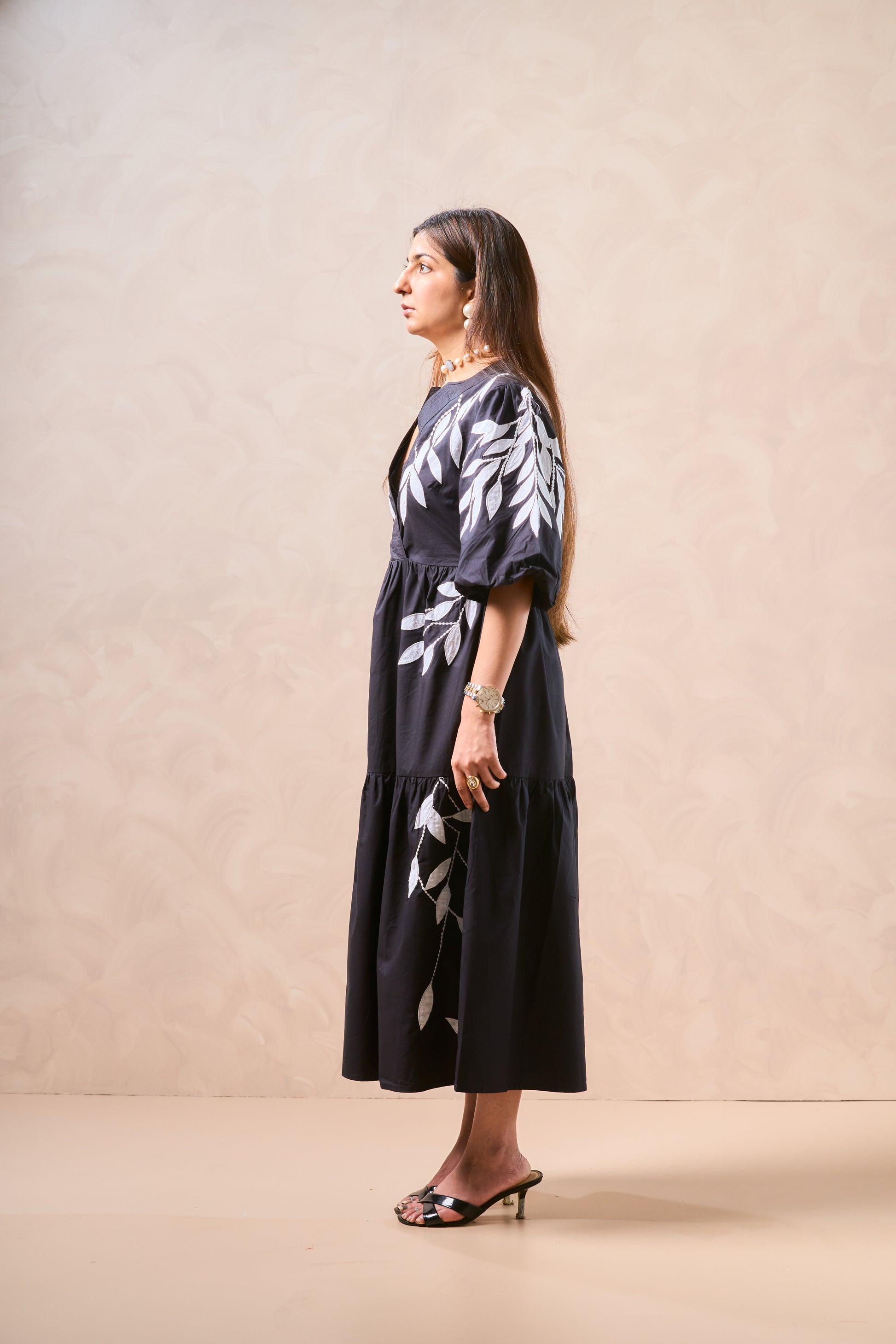 Early Black Puff Sleeve V-Neck Midi Dress with Leaf Embroidery – Classic Cotton Blend Fashion