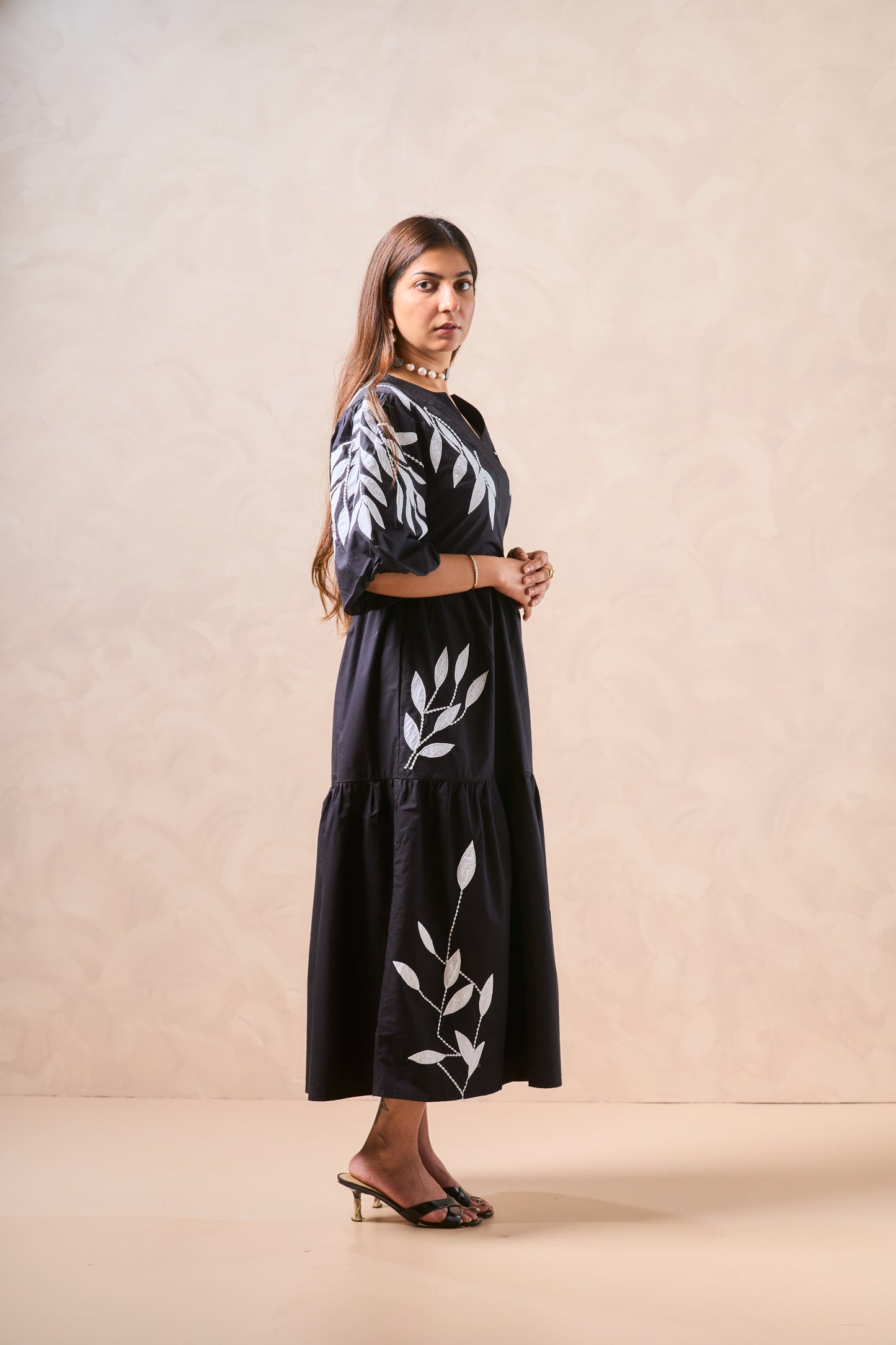 Early Black Puff Sleeve V-Neck Midi Dress with Leaf Embroidery – Classic Cotton Blend Fashion