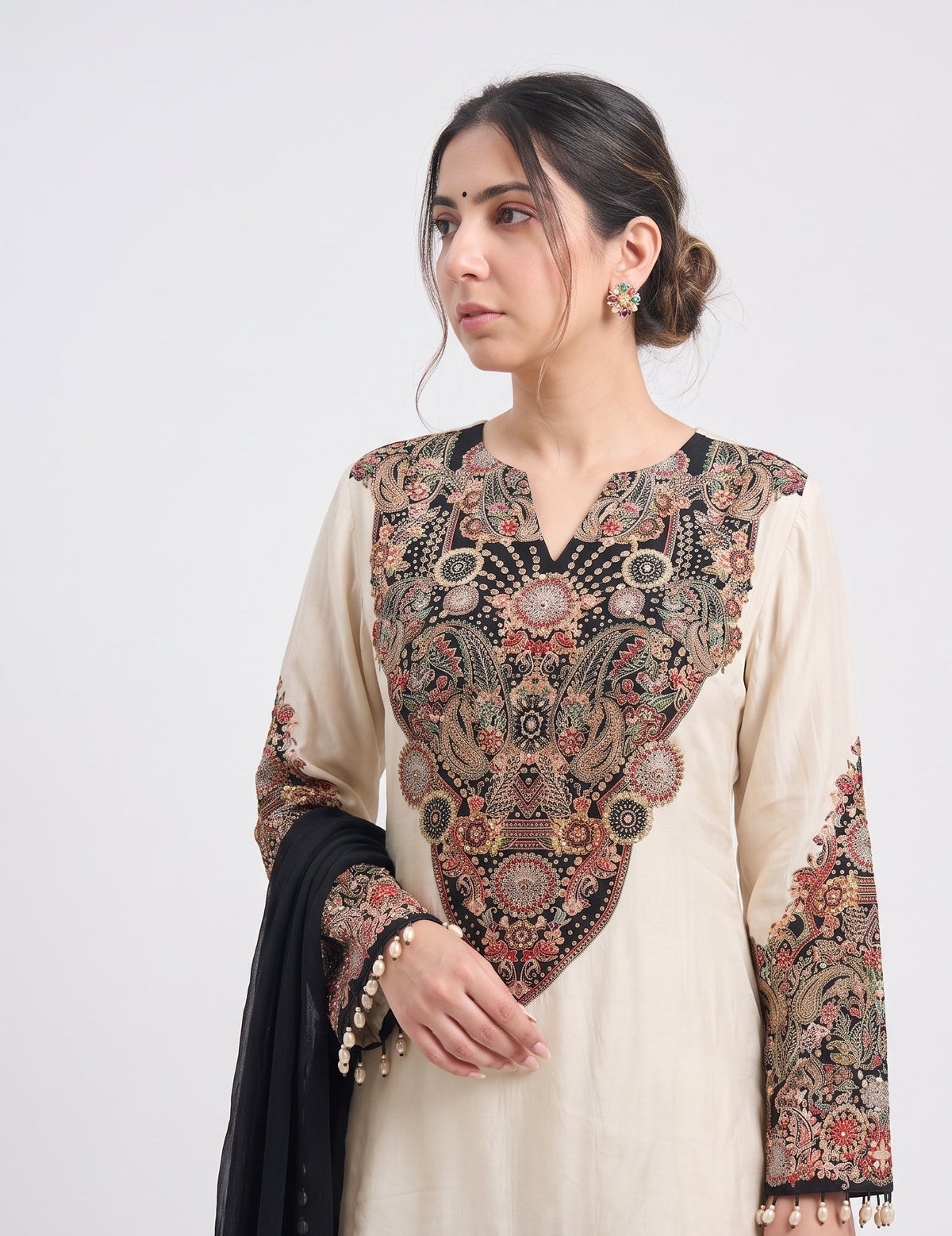 Tbfo Chand Embroidered Kurta & Pant Set
