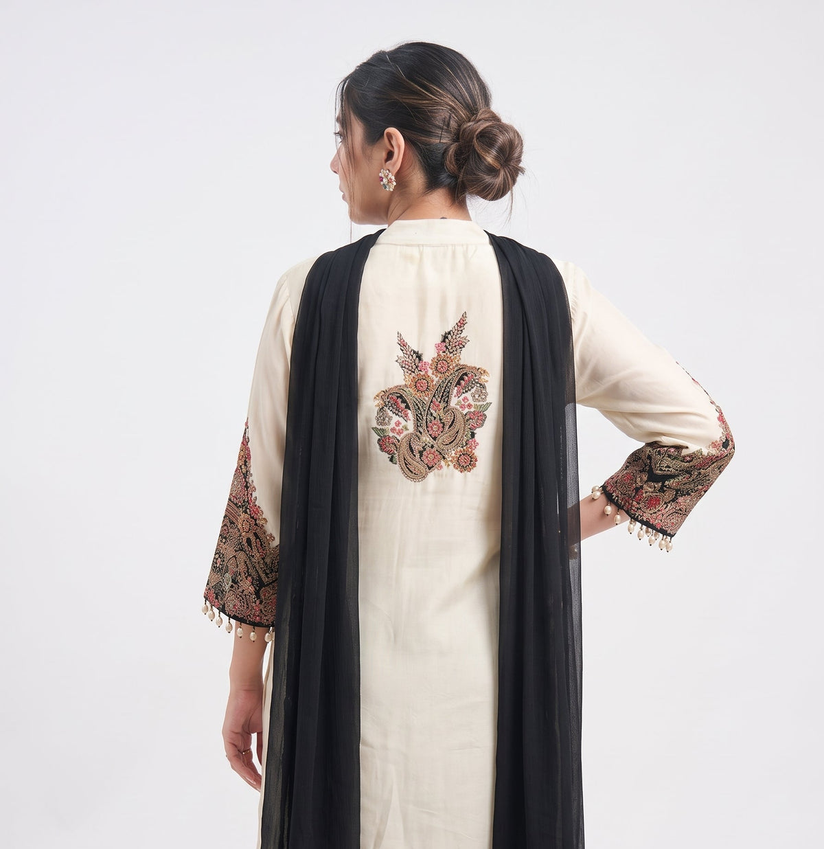 Tbfo Chand Embroidered Kurta & Pant Set