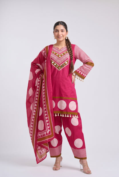 Tbfo Delulu Pink Printed 3-Piece Kurta Set