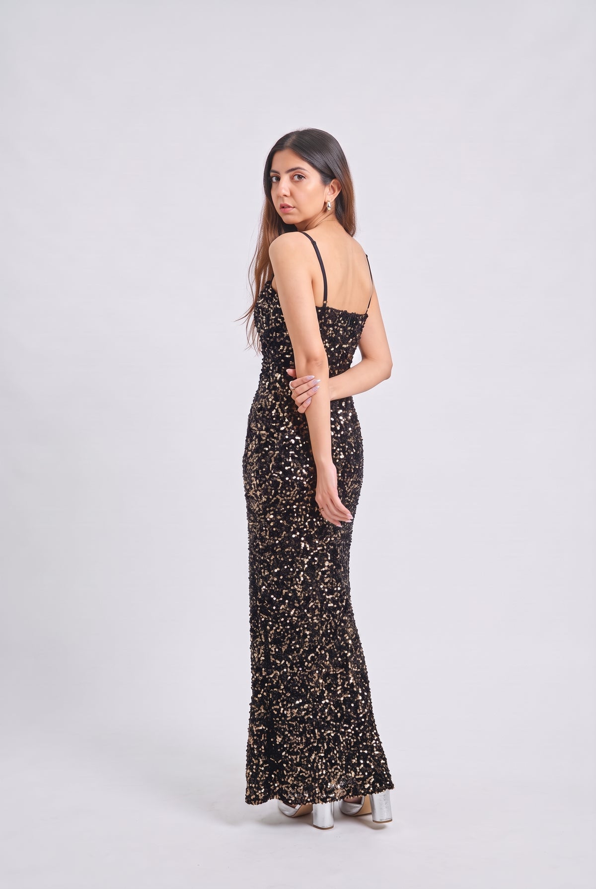 Tbfo Disco Diwane – Black & Gold Sequin Maxi Dress