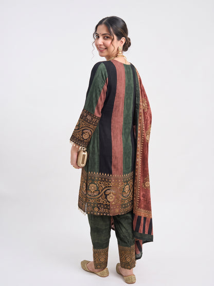 Tbfo Nawabi poshak Embroidered Kurta Pant & Dupatta Set