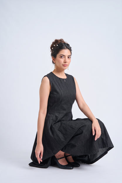 Tbfo Quiet Luxury – Black Sleeveless A-Line Midi Dress