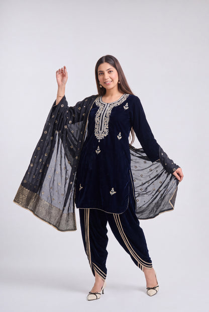 Tbfo Neel Noor Velvet Dhoti Set