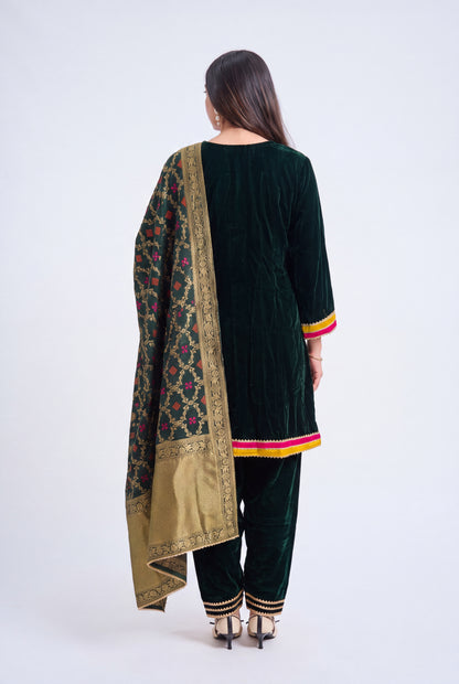 Tbfo Emerald Rajwadi Velvet Suit Set